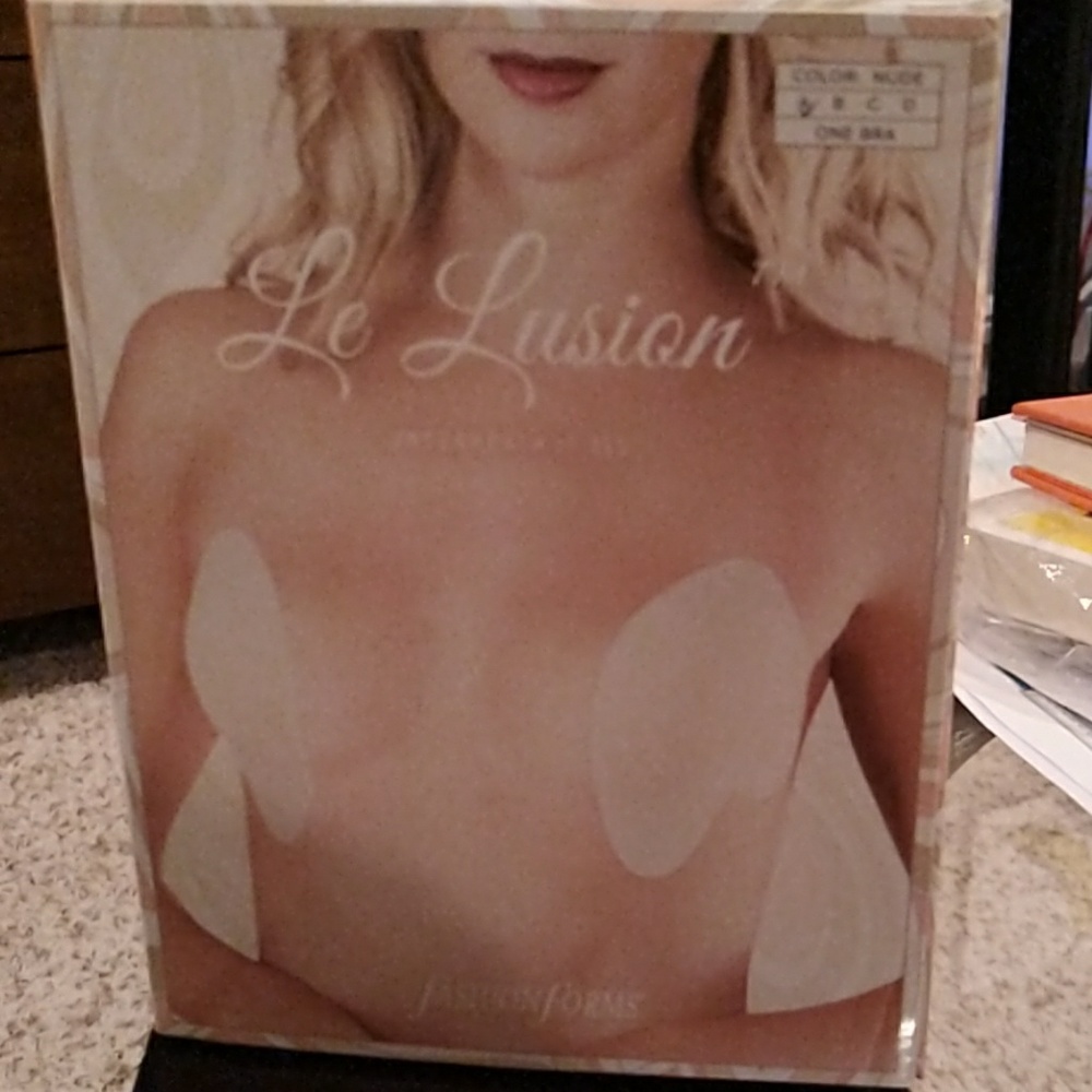 NWT Nude Sticky bras